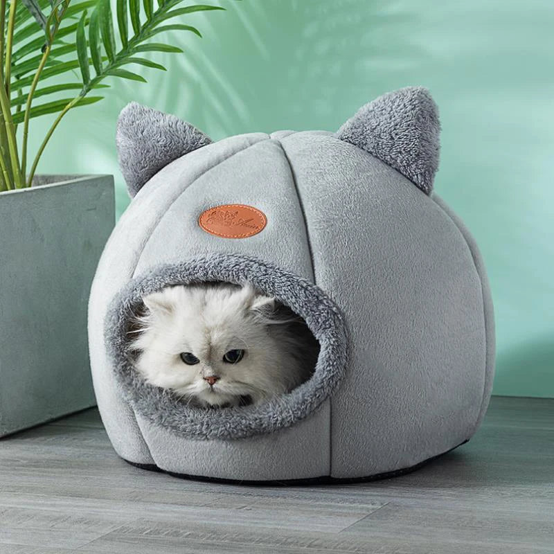 Winter Comfort Cat Bed & Small Dog House